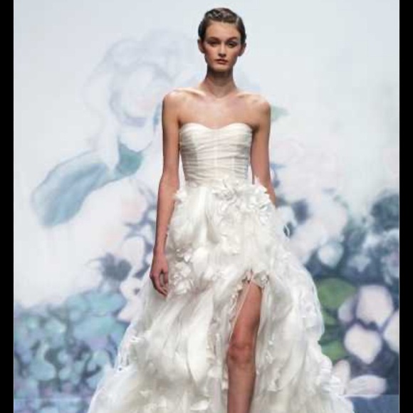 Authentic Monique Lhullier wedding dress - Picture 7 of 10